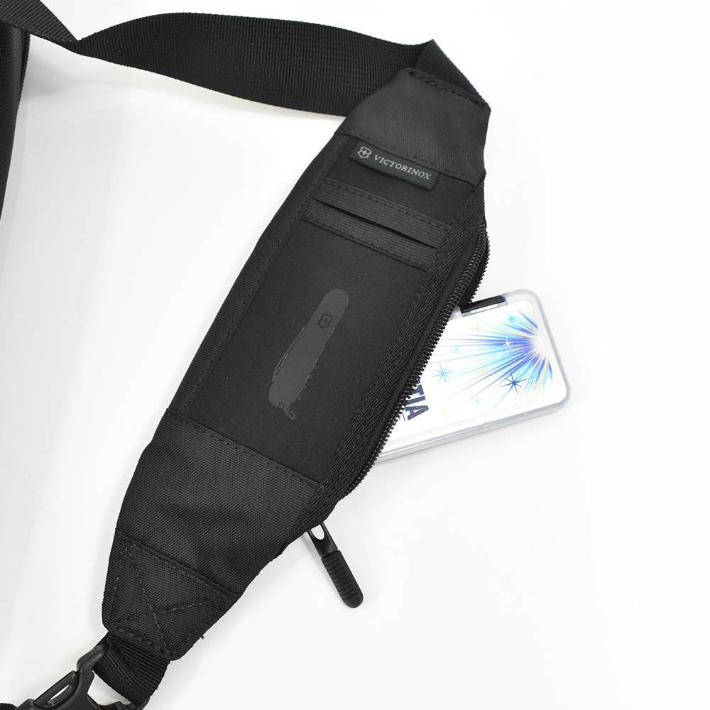 【ポイント最大37倍|7/20限定】ビクトリノックスボディバッグVICTORINOXB5タブレットスリングワンショルダーバッグショルダーバッグメンズレディースボディーバックおしゃれかっこいいブランド大人大容量大きめ黒ブラック日本正規品606796