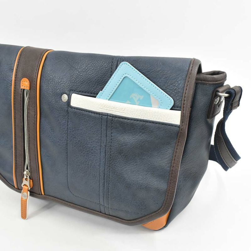 MOUSTACHEショルダーバッグムスタッシュB5メンズレディースショルダーショルダーバック斜めがけ斜め掛けバッグバックおしゃれかっこいいカジュアル人気通学軽量ブランド大人合否小さめ30代40代50代YVQ5949