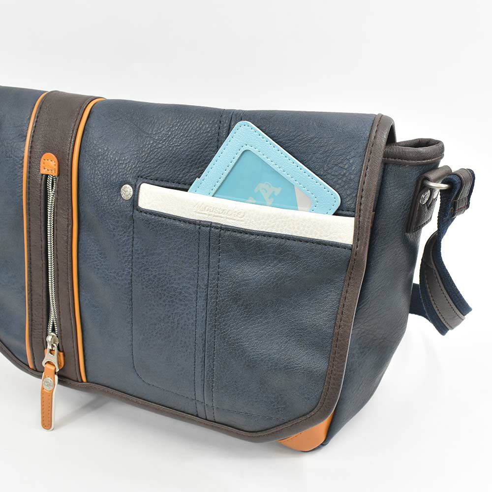 MOUSTACHEショルダーバッグムスタッシュB5メンズレディースショルダーショルダーバック斜めがけ斜め掛けバッグバックおしゃれかっこいいカジュアル人気通学軽量ブランド大人合否小さめ30代40代50代YVQ5949