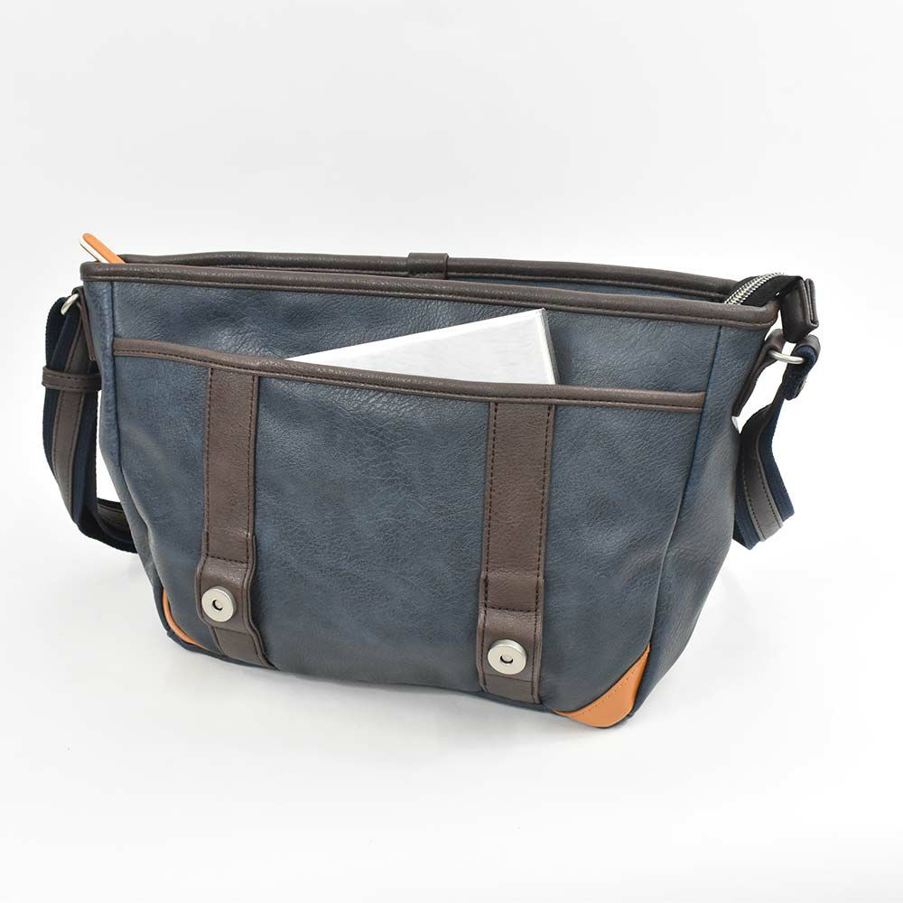 MOUSTACHEショルダーバッグムスタッシュB5メンズレディースショルダーショルダーバック斜めがけ斜め掛けバッグバックおしゃれかっこいいカジュアル人気通学軽量ブランド大人合否小さめ30代40代50代YVQ5949