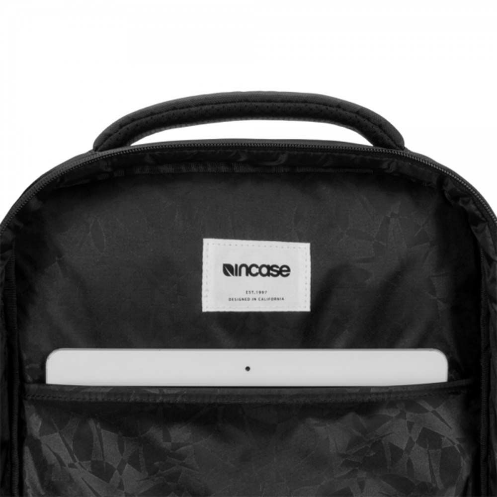 【9/1限定★エントリーで全員21倍】IncaseリュックIconSlimPackインケースバックパックB4メンズレディースアイコンスリムパックPCリュックビジネスリュック通勤通学日本正規品3717107237171074