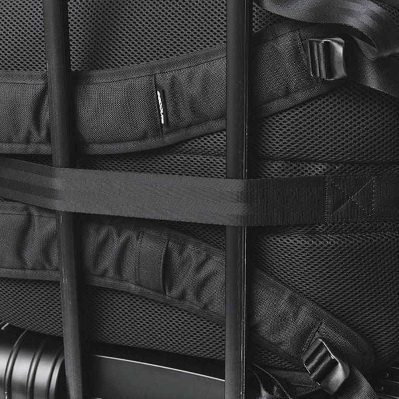 【9/1限定★エントリーで全員21倍】IncaseインケースリュックCampusCompactBackpack正規品バックパック2WAYB4メンズレディースビジネスリュック通勤通学出張大容量人気カジュアルおしゃれ137203053001