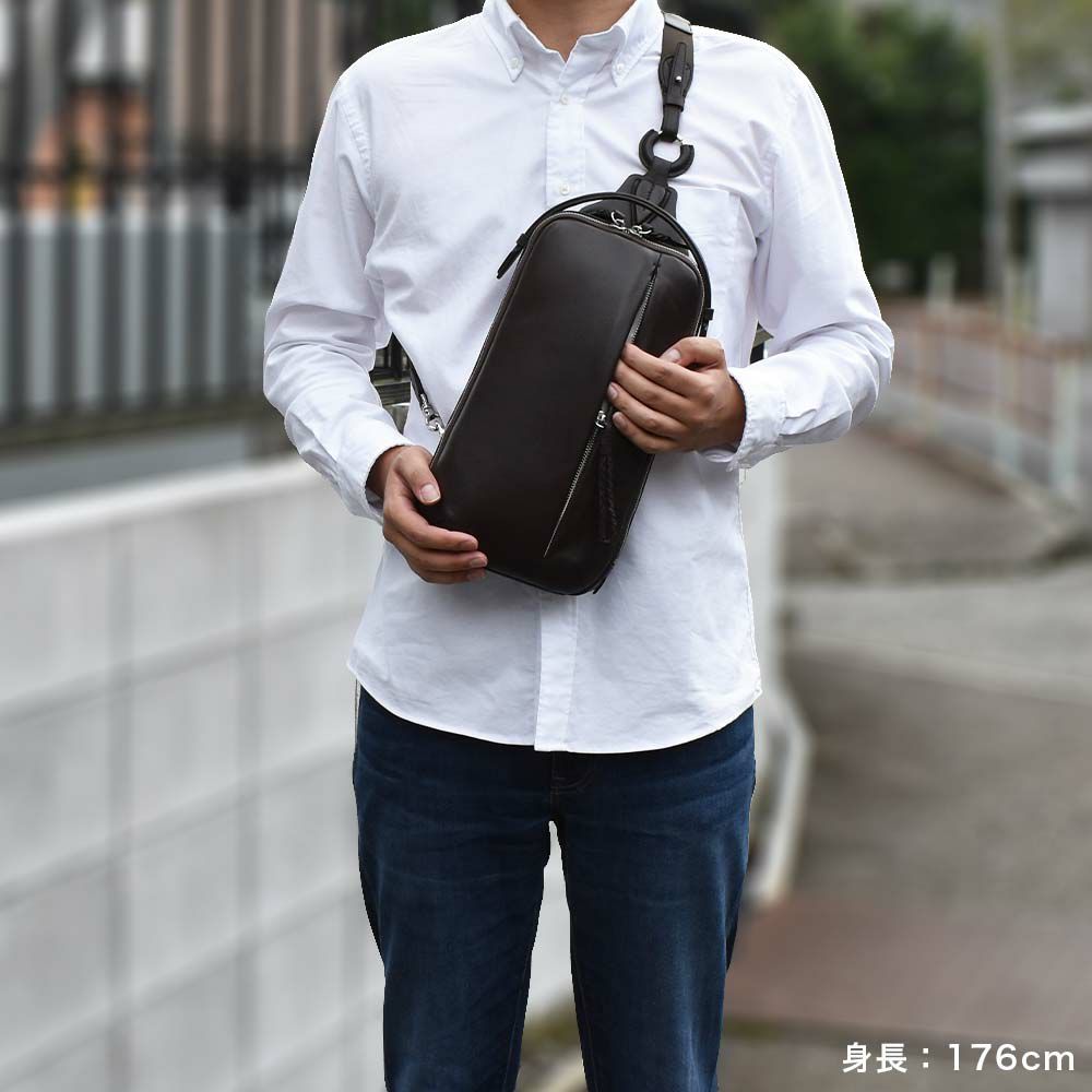 【ポイント最大34.5倍】P.I.Dボディバッグ本革メンズピーアイディー撥水エクリール本革ボディバッグボディバックショルダーバッグワンショルダーバッグ通勤通学ビジネスレザー革ブランドカジュアルPIDピー・アイ・ディーPAZ105