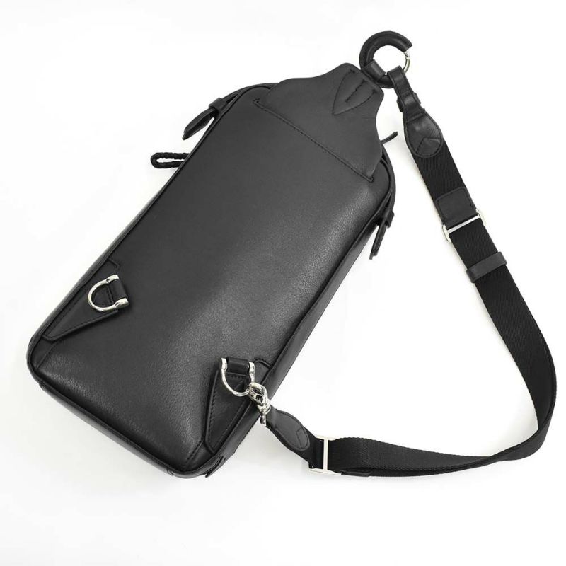 【ポイント最大34.5倍】P.I.Dボディバッグ本革メンズピーアイディー撥水エクリール本革ボディバッグボディバックショルダーバッグワンショルダーバッグ通勤通学ビジネスレザー革ブランドカジュアルPIDピー・アイ・ディーPAZ105