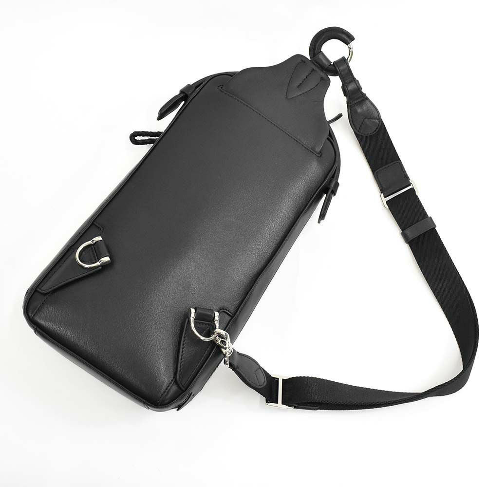 【ポイント最大34.5倍】P.I.Dボディバッグ本革メンズピーアイディー撥水エクリール本革ボディバッグボディバックショルダーバッグワンショルダーバッグ通勤通学ビジネスレザー革ブランドカジュアルPIDピー・アイ・ディーPAZ105