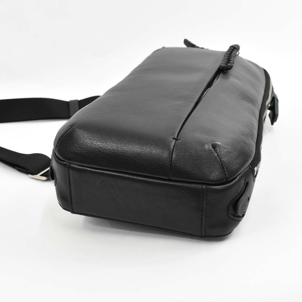 【ポイント最大34.5倍】P.I.Dボディバッグ本革メンズピーアイディー撥水エクリール本革ボディバッグボディバックショルダーバッグワンショルダーバッグ通勤通学ビジネスレザー革ブランドカジュアルPIDピー・アイ・ディーPAZ105