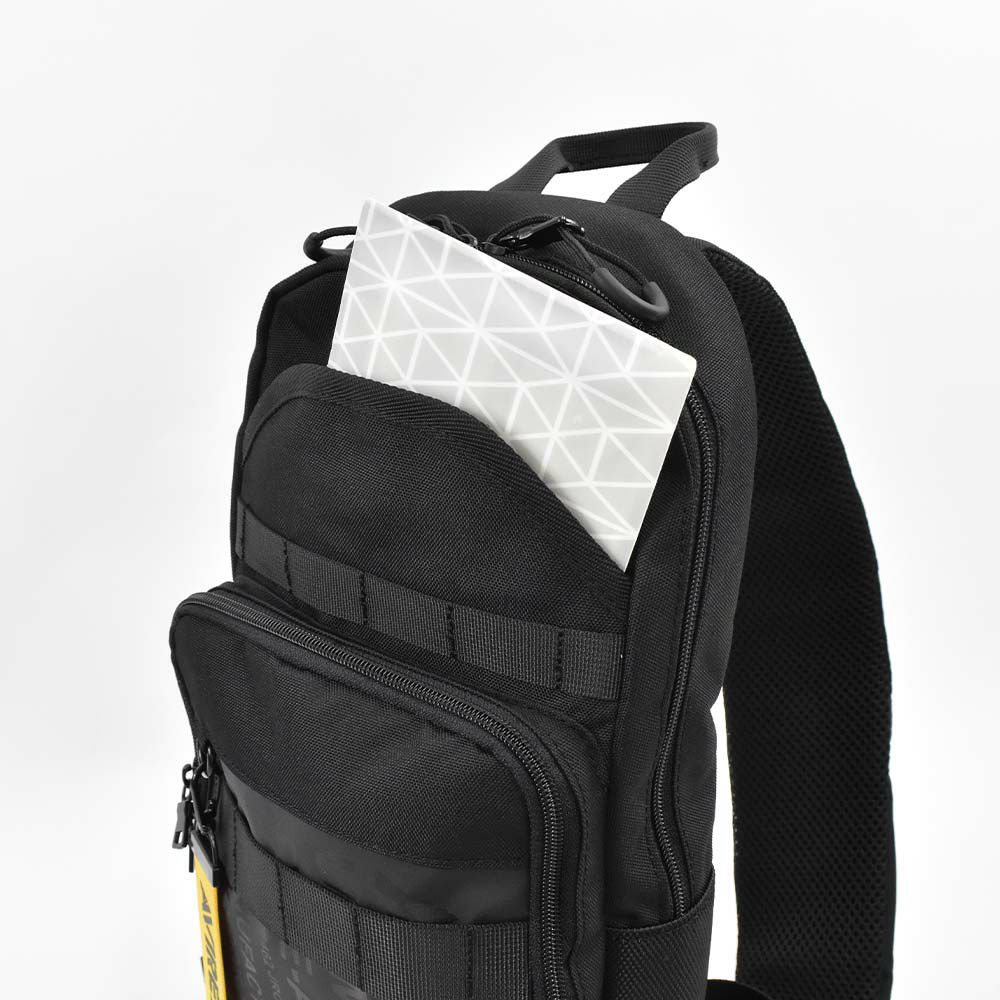 AVIREXボディバッグB5メンズ大容量アビレックスバッグショルダーバッグアヴィレックスボディバックボディーバッグブランド人気軽量かっこいいミリタリーAVX601