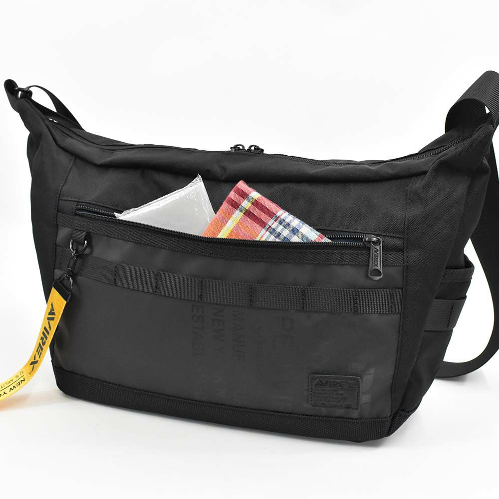 【新作】AVIREXショルダーバッグアビレックスメンズA4大きめ大容量ブランドバッグショルダーバック斜め掛けバッグ斜めがけバッグ肩掛けカバン斜めがけ斜め掛け人気シンプル大人おしゃれアヴィレックスAVX602