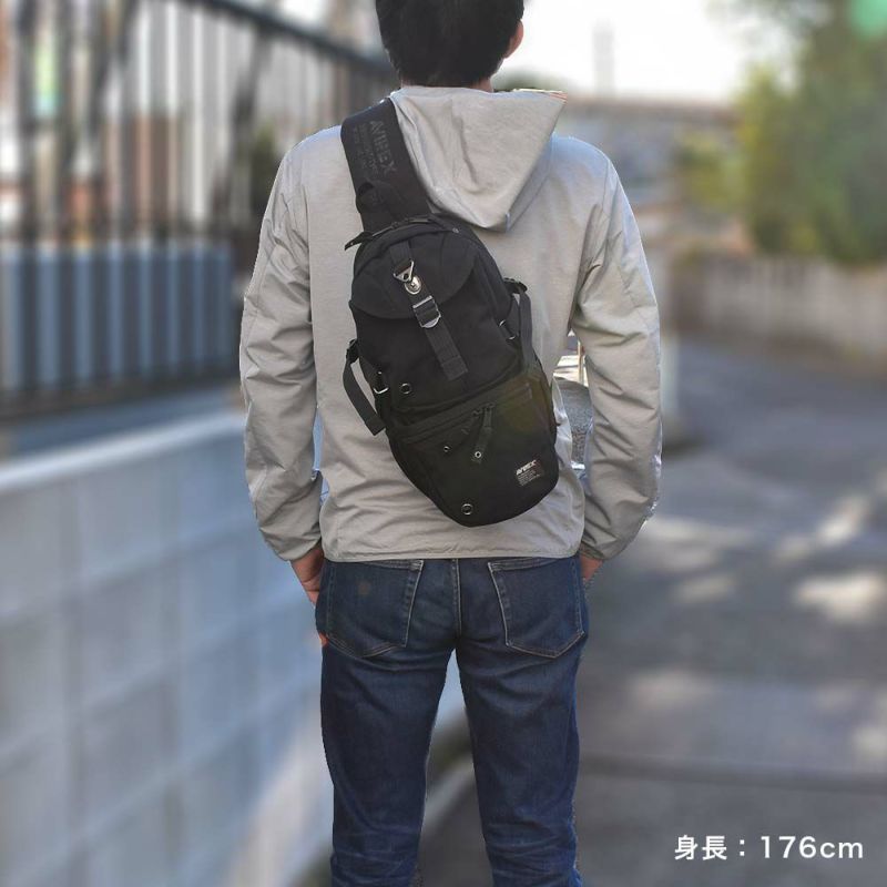 AVIREXボディバッグメンズ大容量B5アビレックスイーグルバッグショルダーバッグアヴィレックスボディバックボディーバッグブランド人気軽量かっこいいミリタリーAVX305L