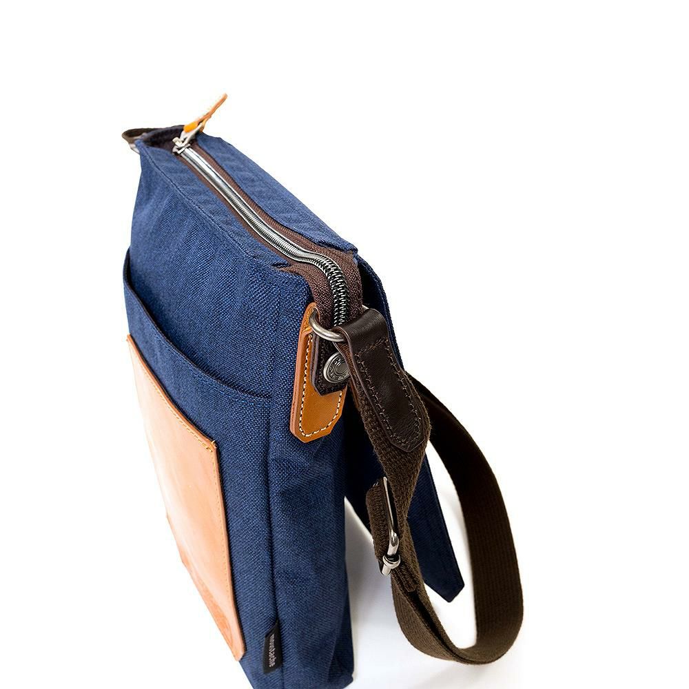 MOUSTACHEショルダーバッグムスタッシュメンズレディースショルダーショルダーバック斜めがけ斜め掛けバッグバックおしゃれかっこいいカジュアル人気軽量ブランド大人小さめ30代40代50代BMX0510