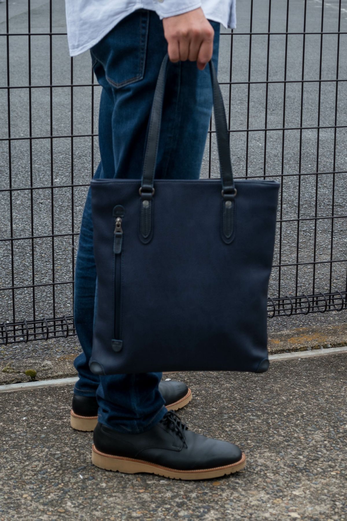 MOUSTACHEトートバッグムスタッシュメンズレディースB4サイズトートバッグトートバック合皮肩掛けカバン肩かけカバンブランドかっこいいおしゃれ人気大きめ通勤通学ファスナー付き大容量おすすめJGH-4595