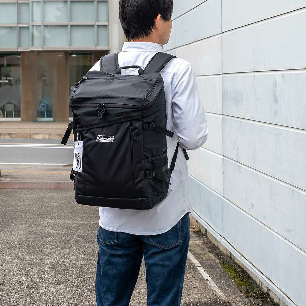 コールマンリュックColeman30LWALKERWALKERSQUAREBACKPACKB4リュックサックスクエアリュックメンズレディース中学生高校生大学生男子女子大人通学リュックボックス型ウォーカースクエアバックパック