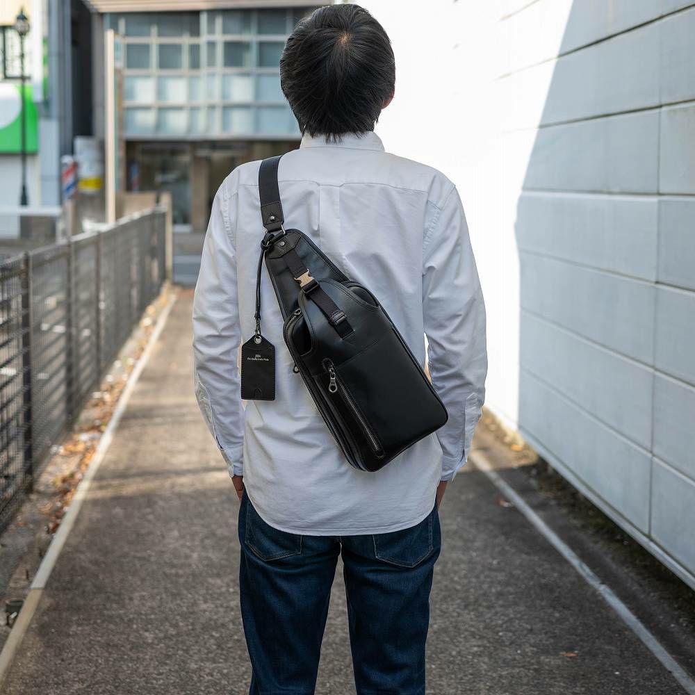 JOYAボディバッグ本革メンズ大きめジョヤ本革ボディバッグワンショルダーバック斜め掛けバッグ斜めかけバッグ革レザー本革バック大人休日ブランド40代50代60代J4200