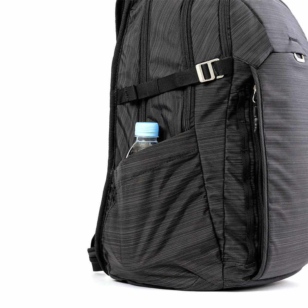 ThuleリュックスーリーB428LConstructBackpackバックパックバッグビジネスリュックPC収納パソコン収納15.6インチメンズレディースブランド3204169