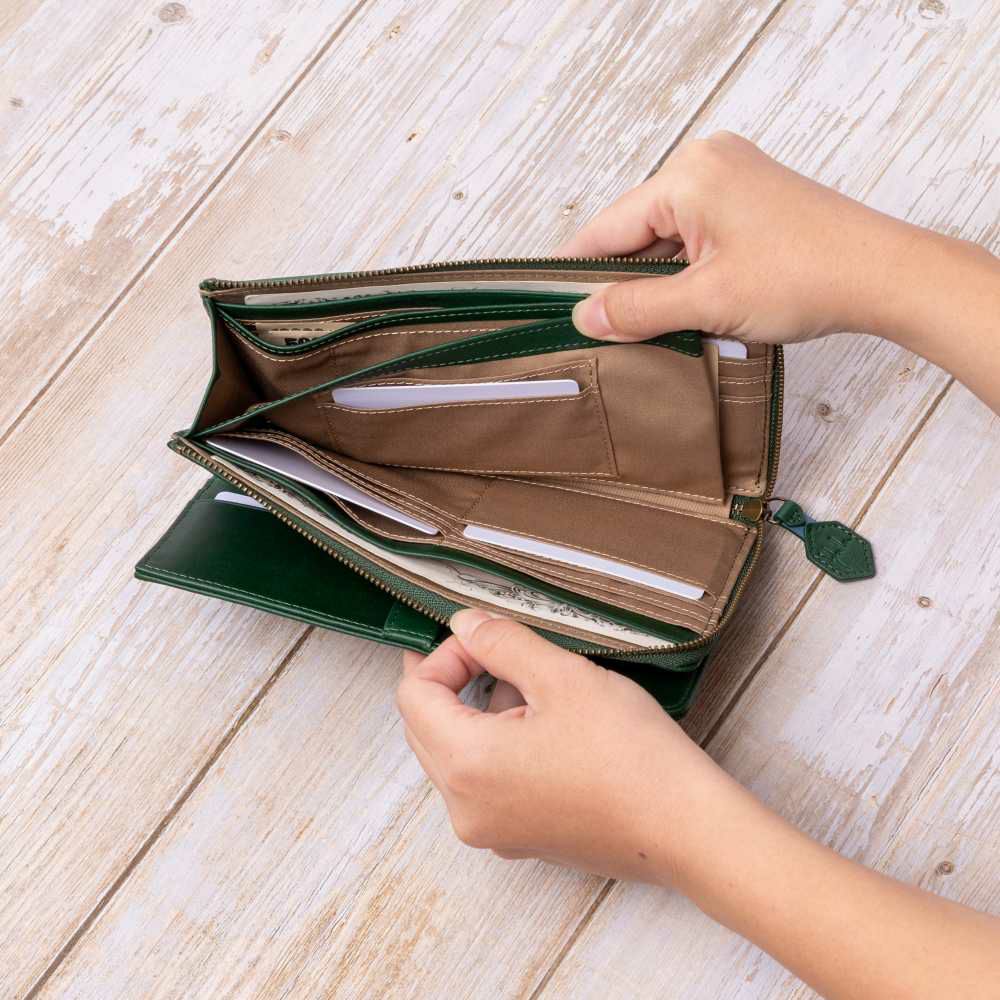 シビラ財布sybilla長財布大容量カード40枚収納可能ラウンドファスナー型ムーチョレディースブランド大容量本革カードがたくさん入る5470424