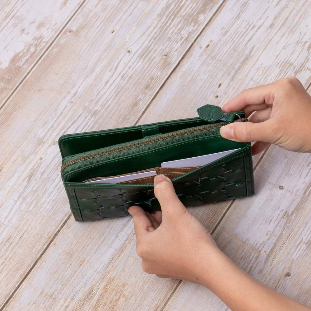 シビラ財布sybilla長財布大容量カード40枚収納可能ラウンドファスナー型ムーチョレディースブランド大容量本革カードがたくさん入る5470424