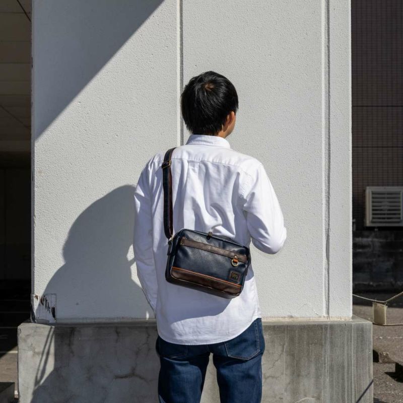 Leeリーショルダーバッグメンズレディースブランド合皮ショルダーバック斜め掛けバッグ斜めがけバッグ人気大人シンプルコンパクトおしゃれ320-3108