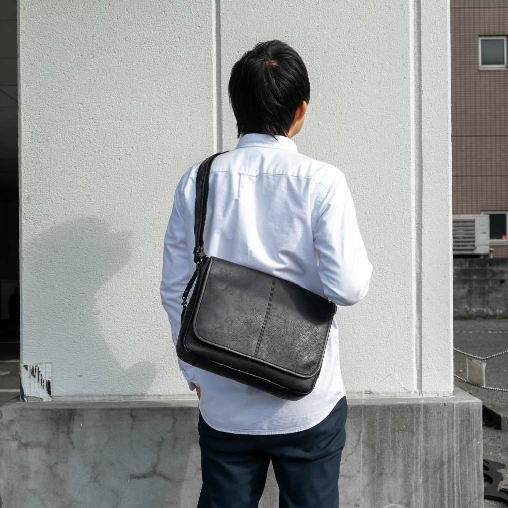 JOYAショルダーバッグ本革メンズ大きめA4大容量ジョヤ本革ショルダーバッグショルダーバック斜め掛けバッグ斜めかけバッグ肩掛けカバン革レザー大人軽いブランドJ4721