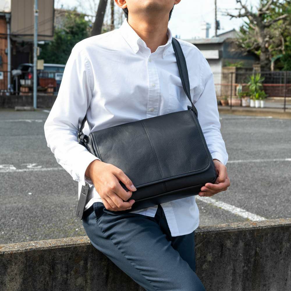 JOYAショルダーバッグ本革メンズ大きめA4大容量ジョヤ本革ショルダーバッグショルダーバック斜め掛けバッグ斜めかけバッグ肩掛けカバン革レザー大人軽いブランドJ4721