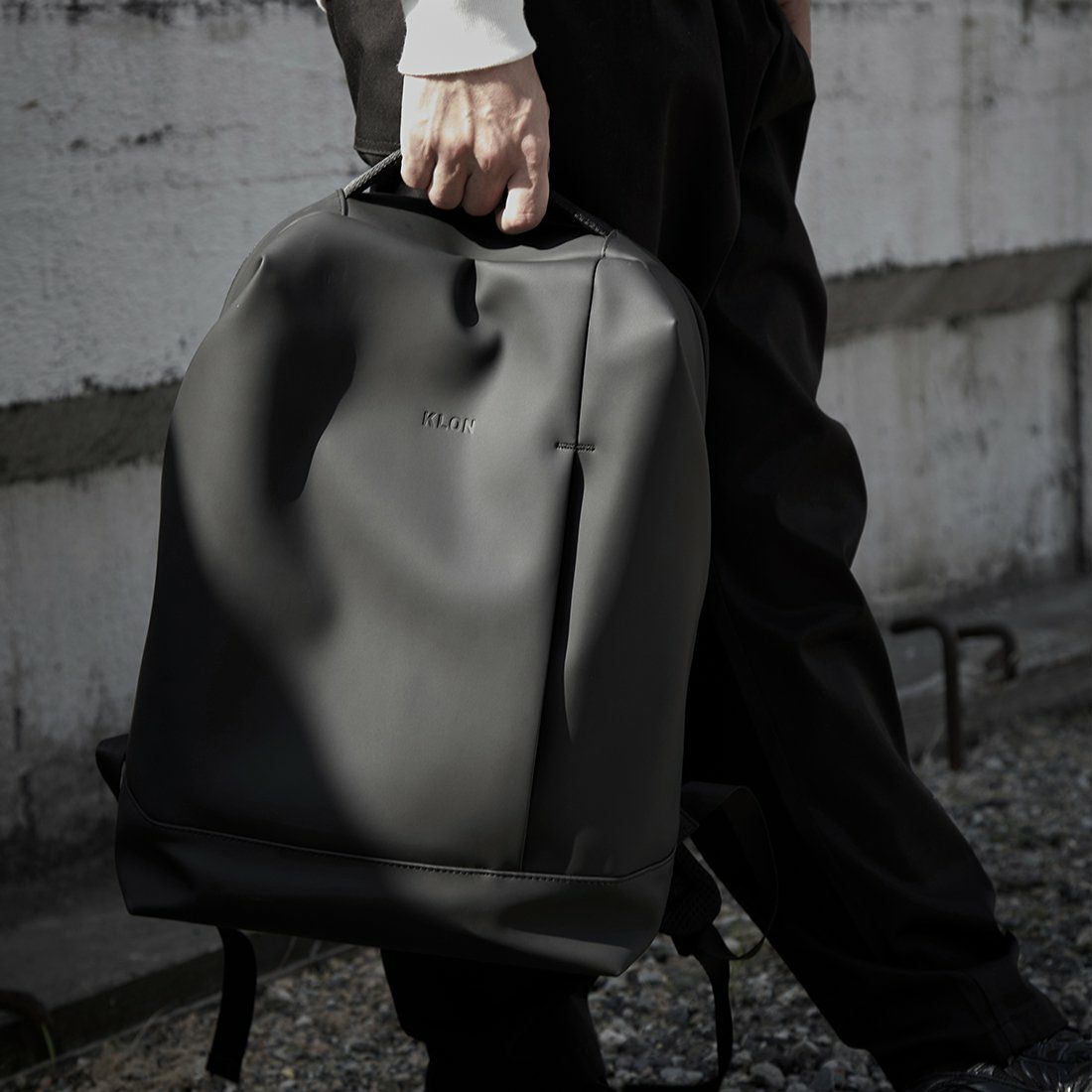 KLONリュッククローンメンズレディースMATTECOATEDRUCKSACK-BOD16Lバックパックリュックサック通学通勤撥水おしゃれブラック黒モノトーン