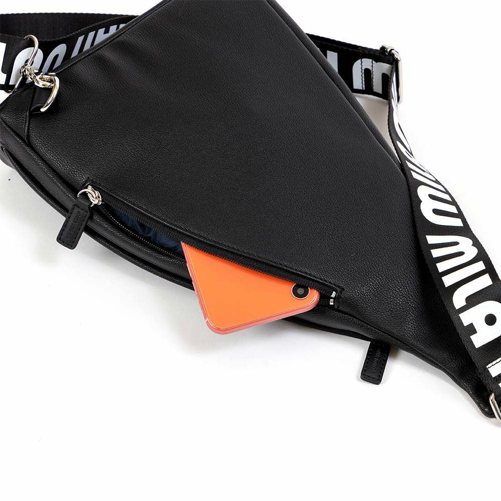 ミラ・ミランボディバッグワンショルダーバッグブランドメンズレディースmilamilanプリモショルダーバッグボディバック大容量大きめおしゃれミラミラン人気261912