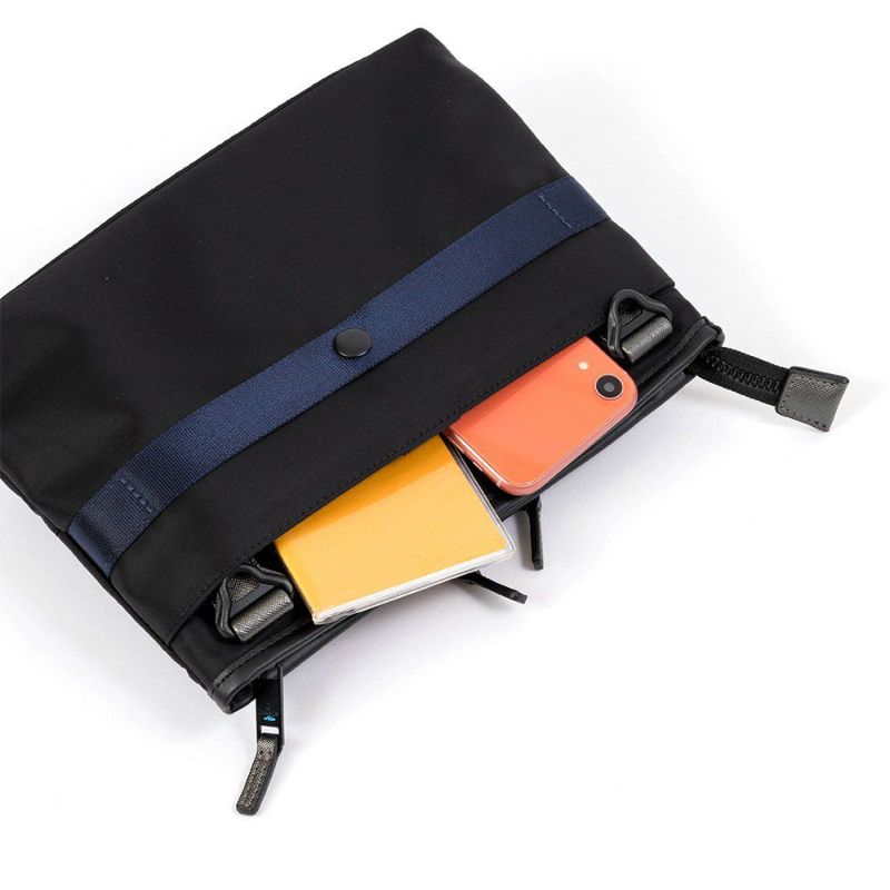 ランバンオンブルーショルダーバッグサコッシュLANVINenBleuショートメンズレディースブランド薄いコンパクト大人おしゃれ人気スマートショルダーバック斜めかけバッグ斜め掛けバッグ541101