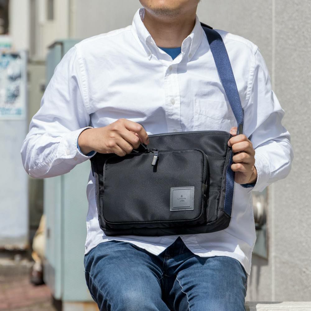 ランバンオンブルーショルダーバッグB5LANVINenBleuショート大容量大きめメンズレディースブランド薄いコンパクト大人おしゃれ人気スマート斜めかけバッグ斜め掛けバッグ541102