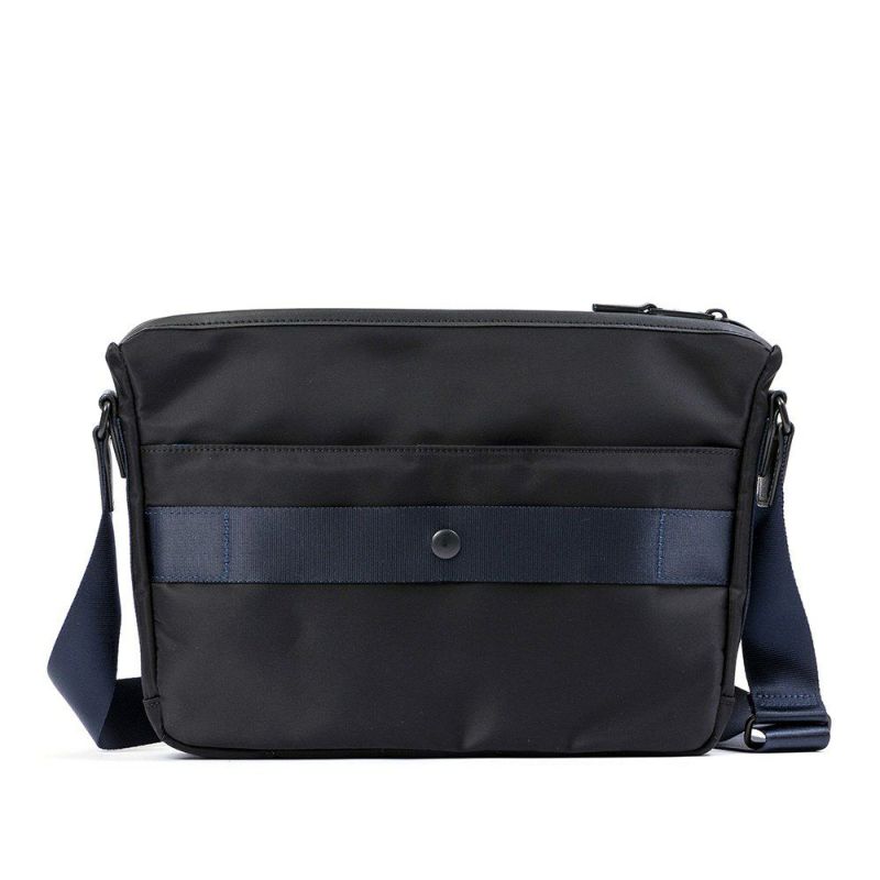 ランバンオンブルーショルダーバッグB5LANVINenBleuショート大容量大きめメンズレディースブランド薄いコンパクト大人おしゃれ人気スマート斜めかけバッグ斜め掛けバッグ541102