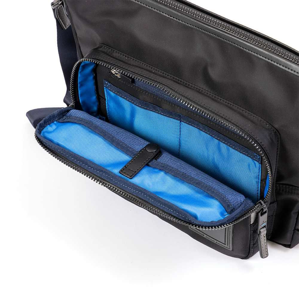 ランバンオンブルーショルダーバッグB5LANVINenBleuショート大容量大きめメンズレディースブランド薄いコンパクト大人おしゃれ人気スマート斜めかけバッグ斜め掛けバッグ541102