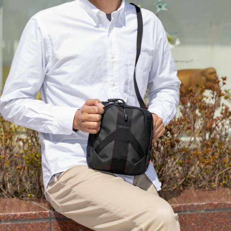 ブリーフィングBRIEFINGショルダーバッグSQSHOULDERLEメンズレディースLESITショルダーバックミニショルダーサブバッグ旅行海外旅行フェスBRA231L15