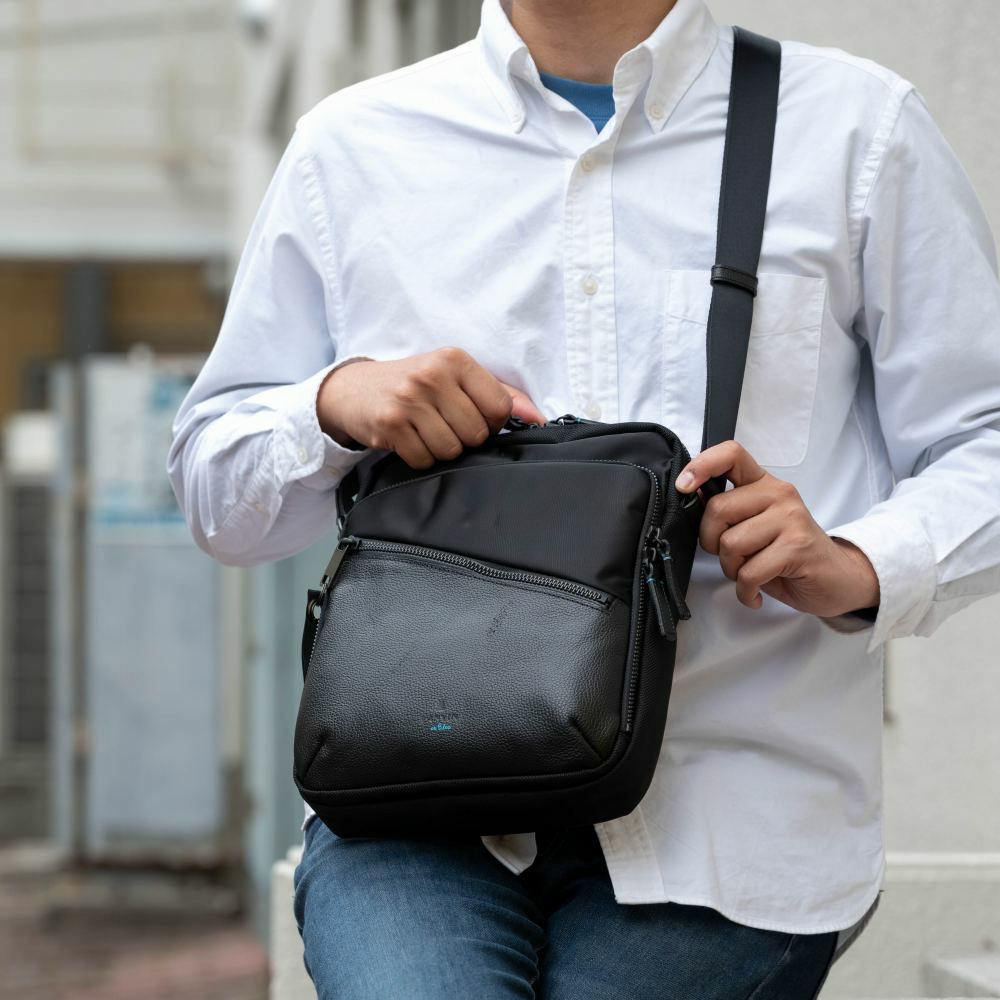 ランバンオンブルーショルダーバッグB5LANVINenBleuショート大容量大きめメンズレディースブランド大人おしゃれ人気スマートショルダーバック斜めかけバッグ斜め掛けバッグ564122