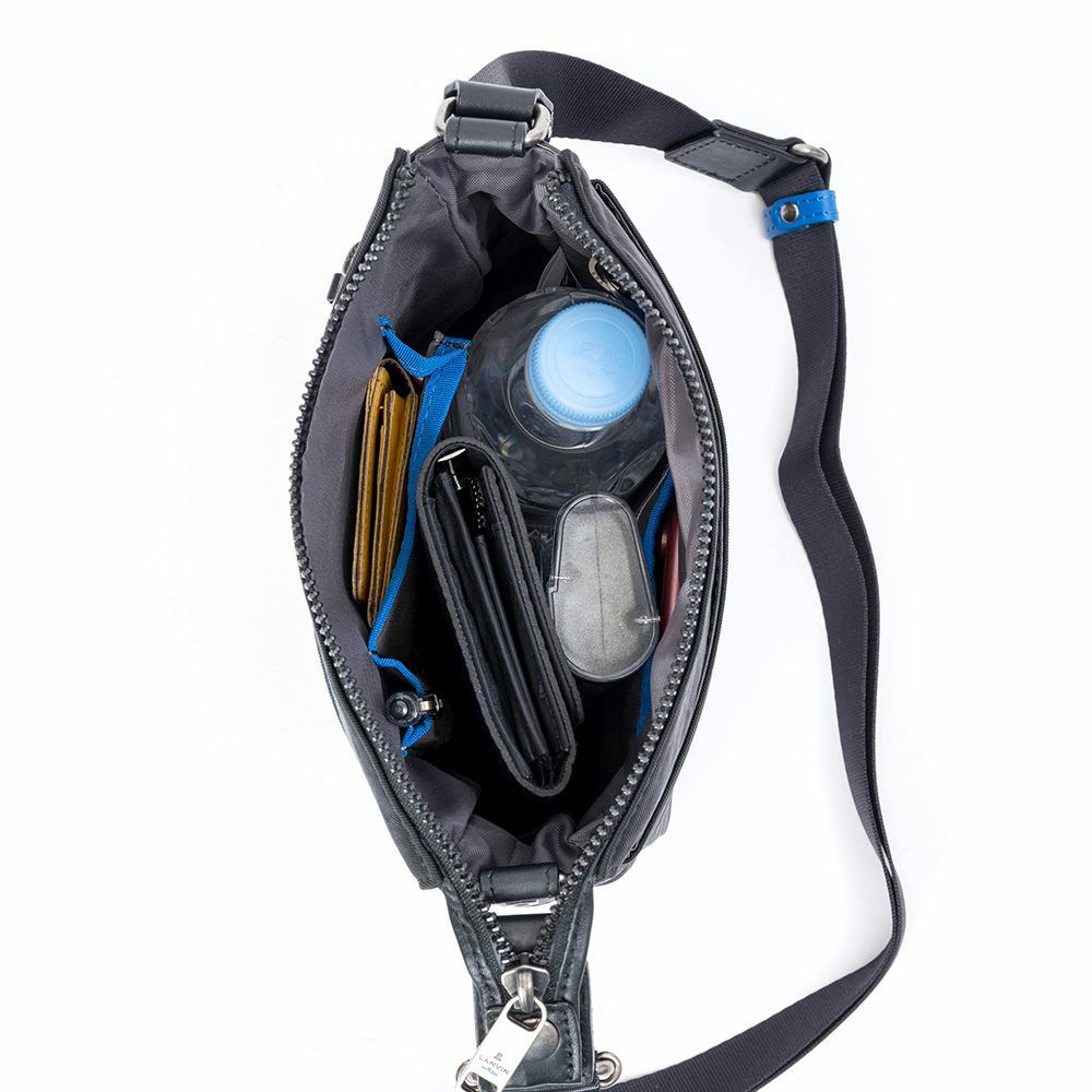 ランバンオンブルーショルダーバッグB5LANVINenBleuリール大容量大きめメンズレディースブランド大人おしゃれ人気スマートショルダーバック斜めかけバッグ斜め掛けバッグ530111