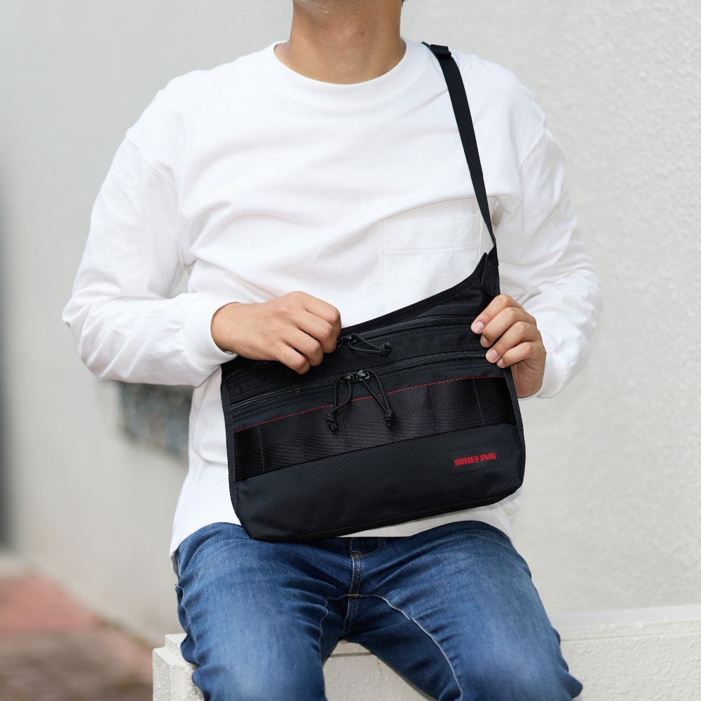 ブリーフィングBRIEFINGショルダーバッグサコッシュMULTISACOCHEMWGENIIメンズレディースショルダーバック斜めがけバッグ斜め掛けバッグブランド大きい大きめ薄いブランド正規品BRA233L30
