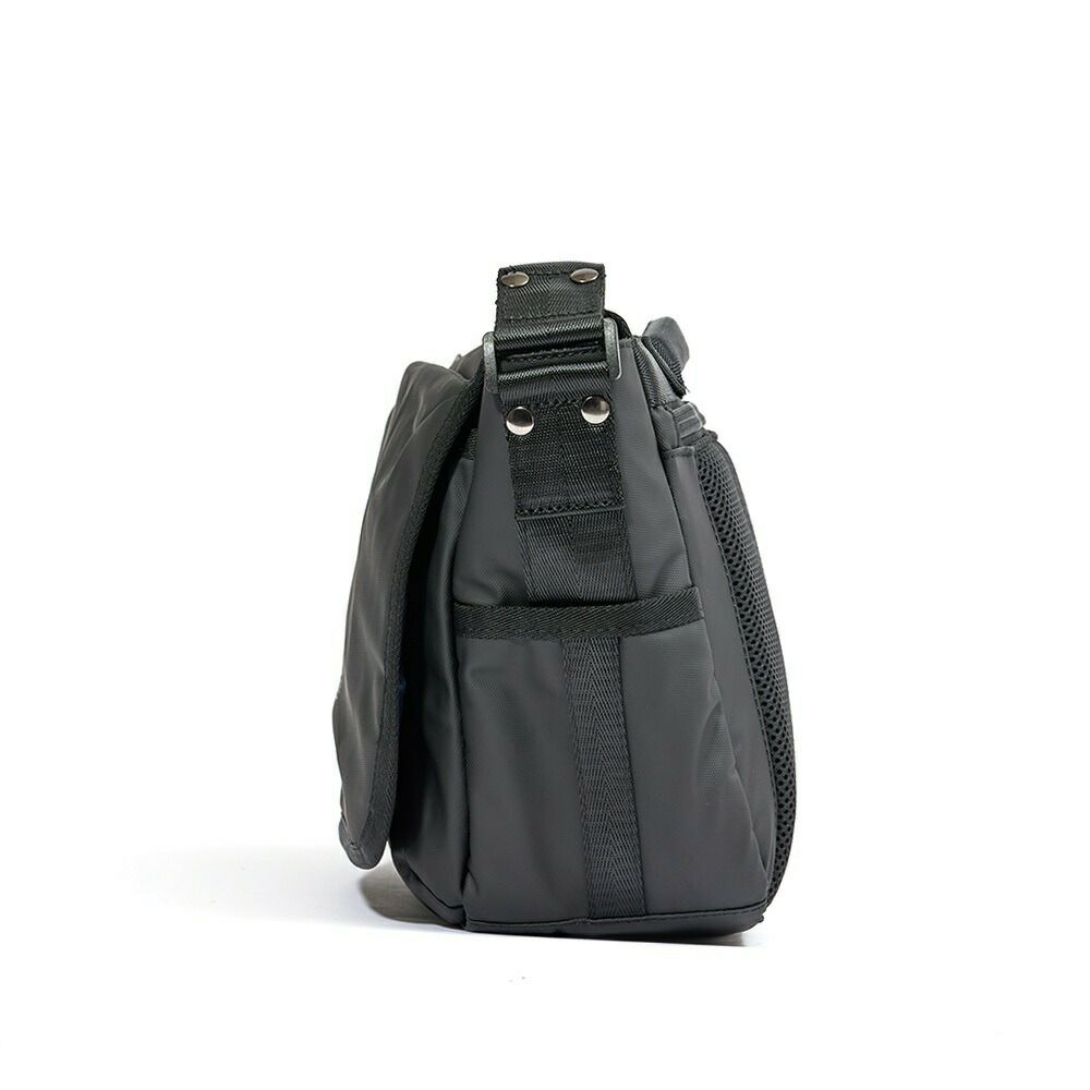 MOUSTACHEショルダーバッグムスタッシュB5メンズレディースショルダーショルダーバック斜めがけ斜め掛けおしゃれかっこいいカジュアル人気通学軽量ブランド大人小さめ30代40代50代MJT-4573