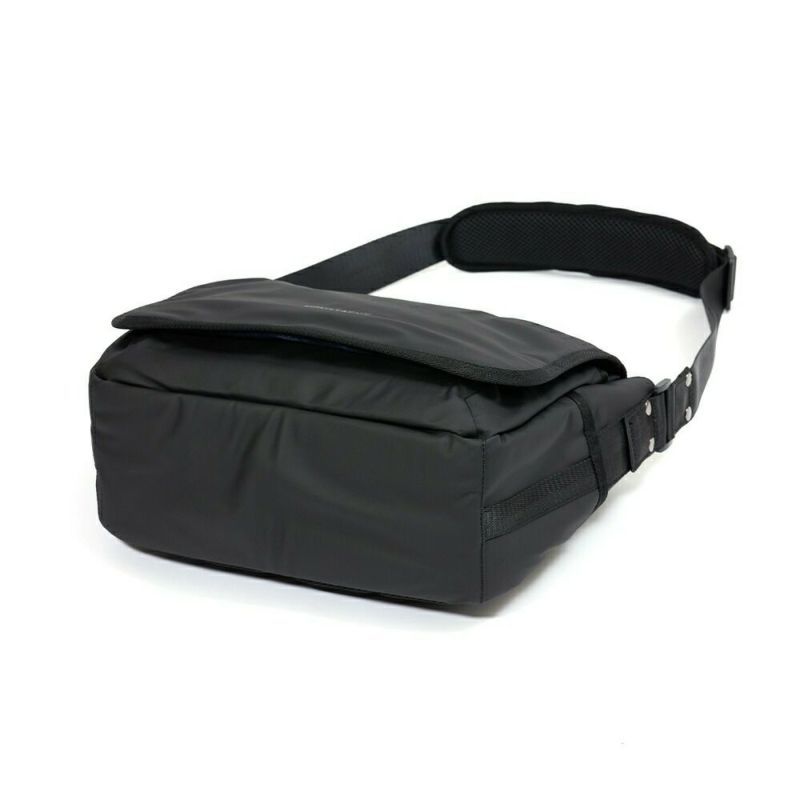 MOUSTACHEショルダーバッグムスタッシュB5メンズレディースショルダーショルダーバック斜めがけ斜め掛けおしゃれかっこいいカジュアル人気通学軽量ブランド大人小さめ30代40代50代MJT-4573