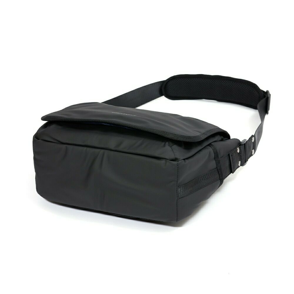 MOUSTACHEショルダーバッグムスタッシュB5メンズレディースショルダーショルダーバック斜めがけ斜め掛けおしゃれかっこいいカジュアル人気通学軽量ブランド大人小さめ30代40代50代MJT-4573