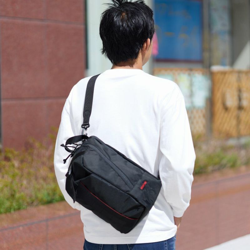 ブリーフィングBRIEFINGボディバッグURBANGYMSLINGメンズレディースショルダーバッグワンショルダーバッグブランド大容量大きめジムスポーツ人気大人おしゃれ正規品BRA231L73