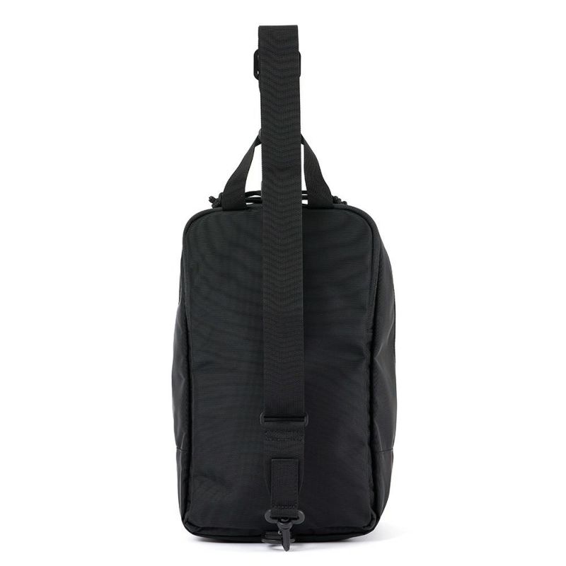 ブリーフィングBRIEFINGボディバッグURBANGYMSLINGメンズレディースショルダーバッグワンショルダーバッグブランド大容量大きめジムスポーツ人気大人おしゃれ正規品BRA231L73