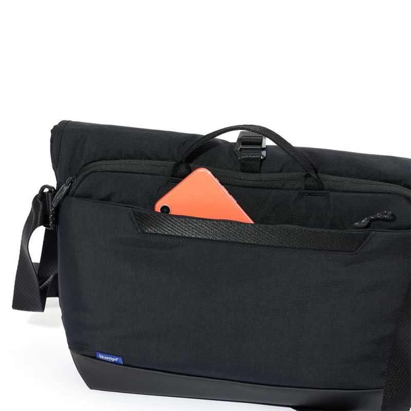 ThuleショルダーバッグスーリーParamountCrossbody14LメンズレディースブランドショルダーバッグメッセンジャーバッグPC収納パソコン収納14インチ大容量大きめメンズレディース正規品3205007