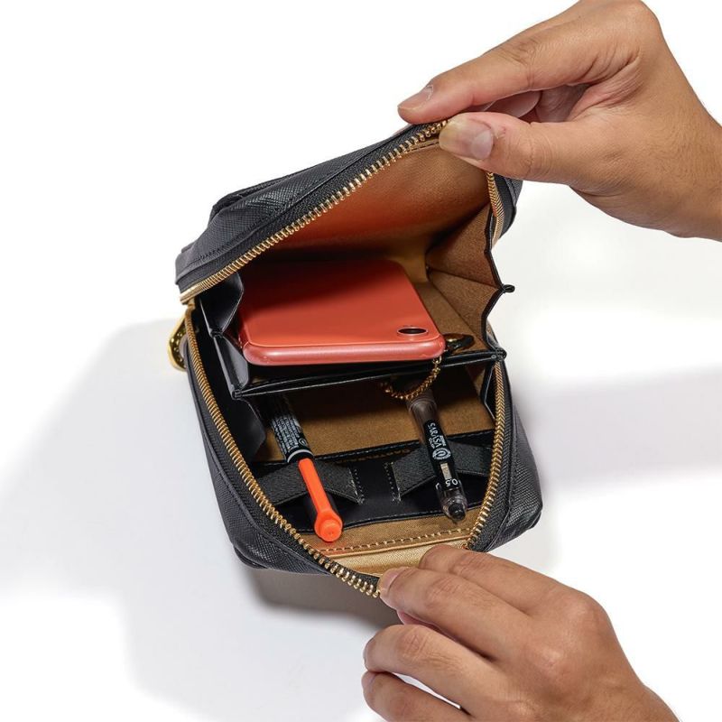 カステルバジャックスマホショルダーMサイズスマホポーチバッグショルダーバッグシェストCASTELBAJAC本革メンズレディース財布ショルダースマホショルダーバッグブランド大きめ27102