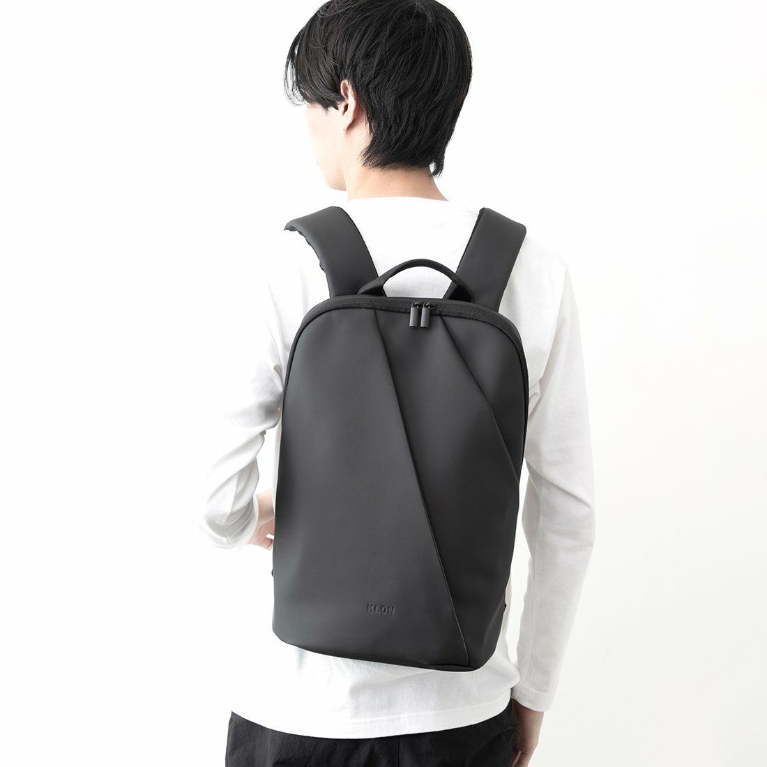 KLONリュッククローンメンズレディースMATTECOATEDRUCKSACKWAV14Lバックパックリュックサック通学通勤撥水おしゃれブラック黒モノトーン