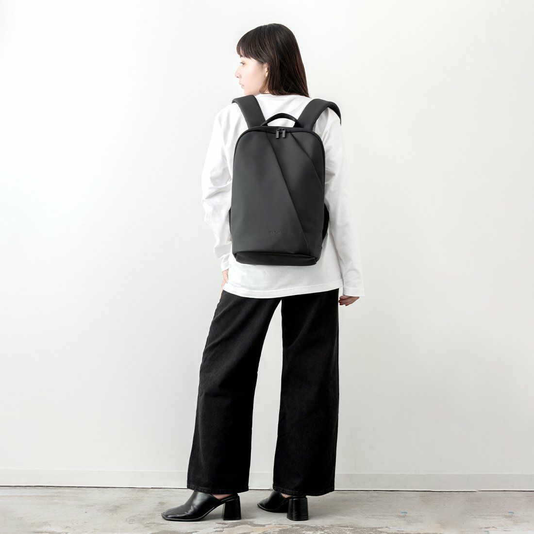 KLONリュッククローンメンズレディースMATTECOATEDRUCKSACKWAV14Lバックパックリュックサック通学通勤撥水おしゃれブラック黒モノトーン