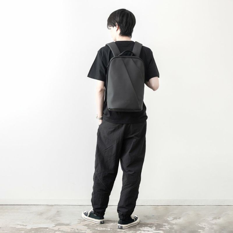 KLONリュッククローンメンズレディースMATTECOATEDRUCKSACKWAV14Lバックパックリュックサック通学通勤撥水おしゃれブラック黒モノトーン