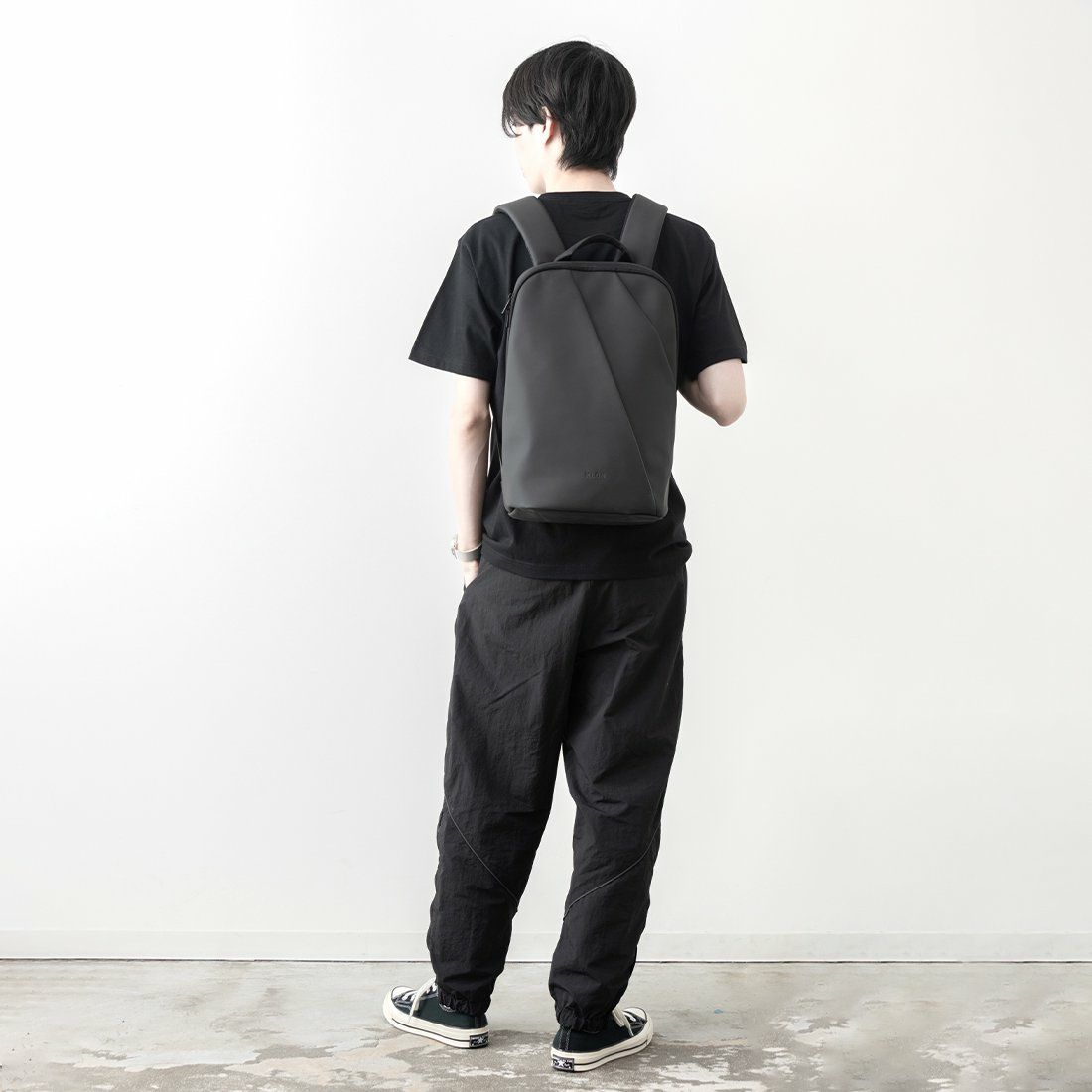 KLONリュッククローンメンズレディースMATTECOATEDRUCKSACKWAV14Lバックパックリュックサック通学通勤撥水おしゃれブラック黒モノトーン