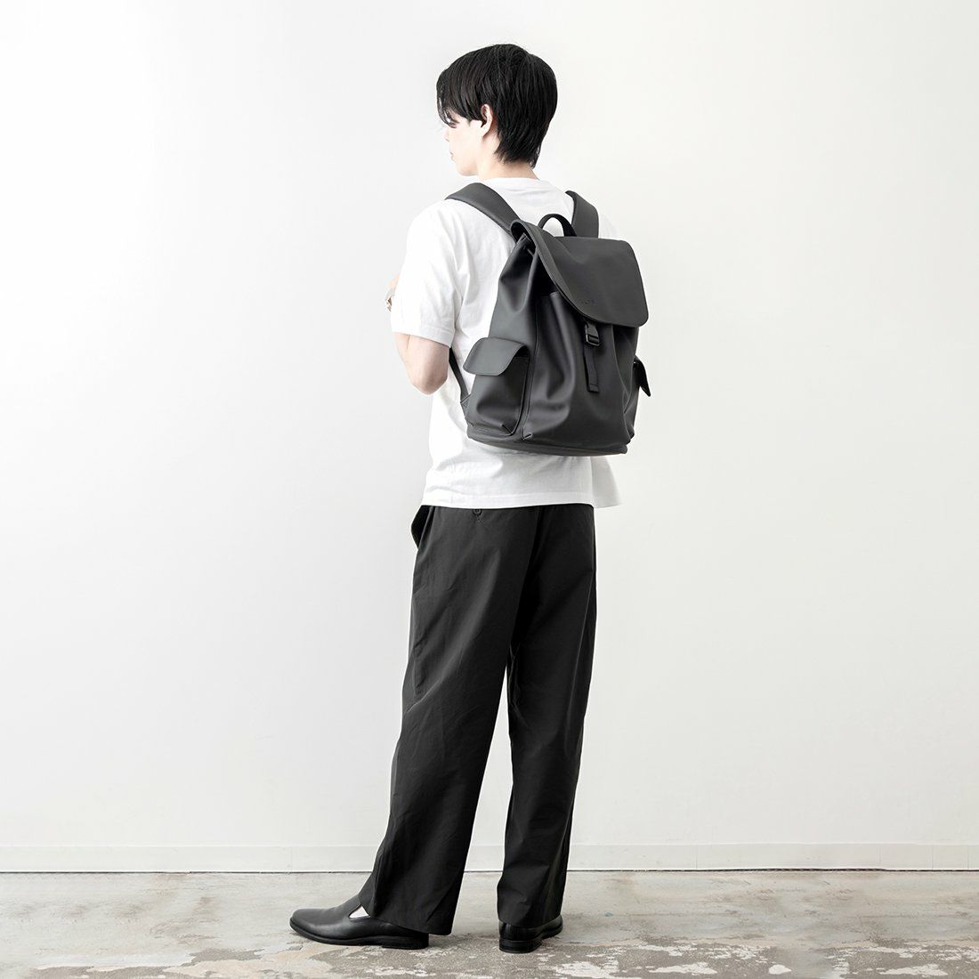 KLONリュッククローンメンズレディースMATTECOATEDRUCKSACKTRA18Lバックパックリュックサック通学通勤撥水おしゃれブラック黒ホワイト白