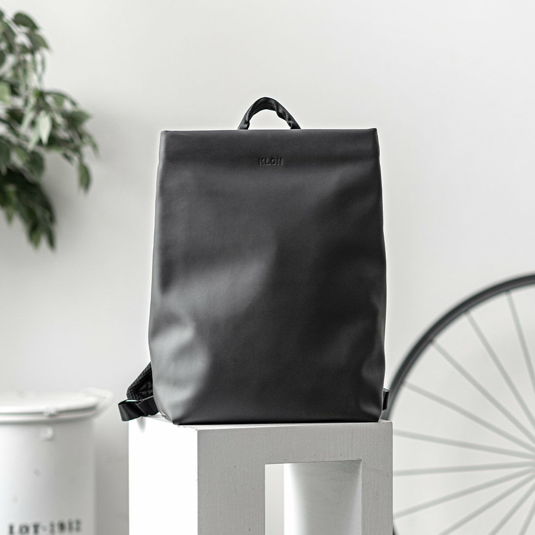 KLONリュッククローンメンズレディースMATTECOATEDRUCKSACK-SIM15Lバックパックリュックサック通学通勤撥水おしゃれブラック黒ホワイト白