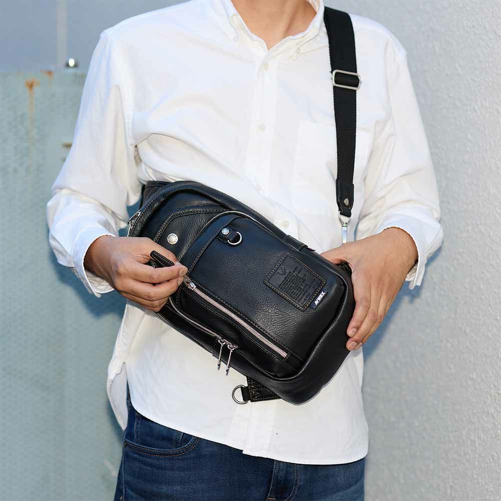 アビレックスボディバッグAVIREX大きめ大容量バッグ合皮ショルダーバッグアヴィレックスメンズレディースボディバックブランド人気かっこいい30代40代50代60代AX5001