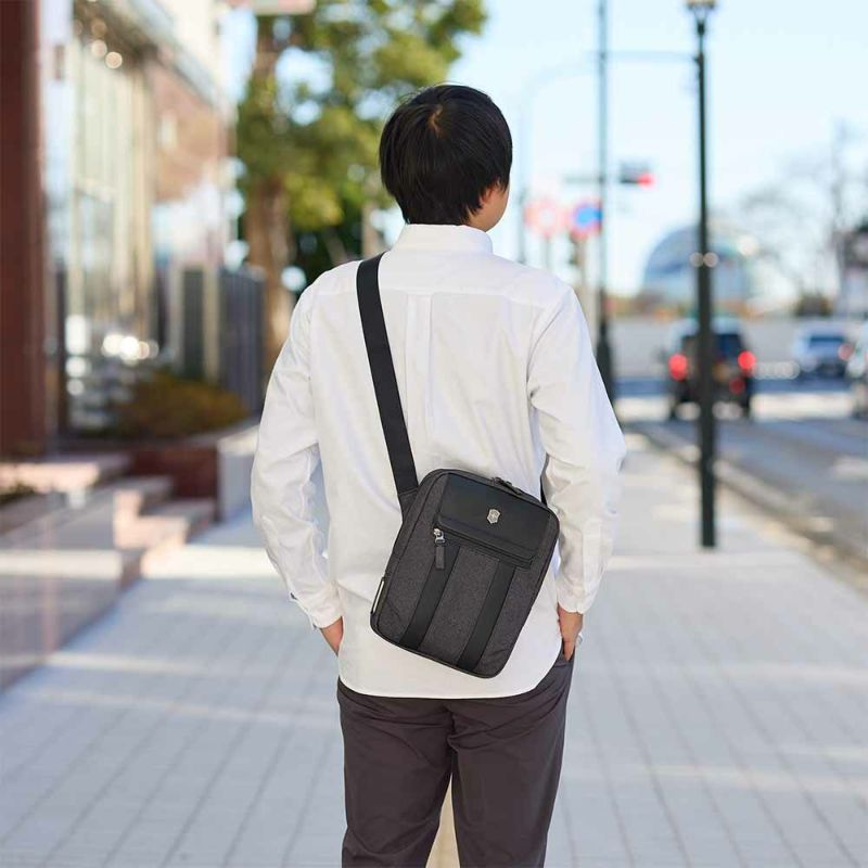 ビクトリノックスVICTORINOXショルダーバッグアーキテクチャーアーバン2クロスボディバッグメンズレディース大容量ブランドビジネス正規品612668612675653351