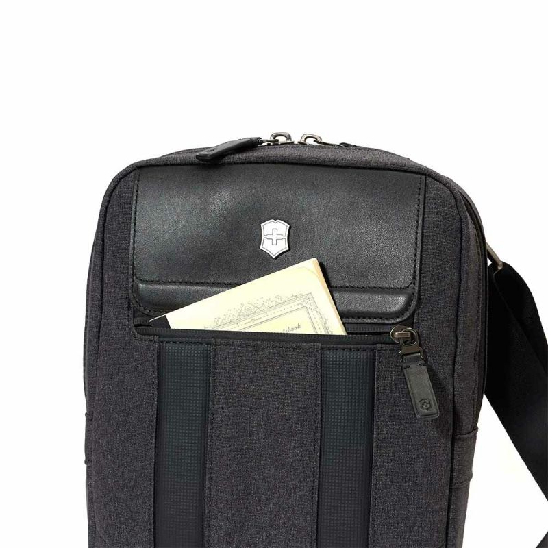 ビクトリノックスVICTORINOXショルダーバッグアーキテクチャーアーバン2クロスボディバッグメンズレディース大容量ブランドビジネス正規品612668612675653351