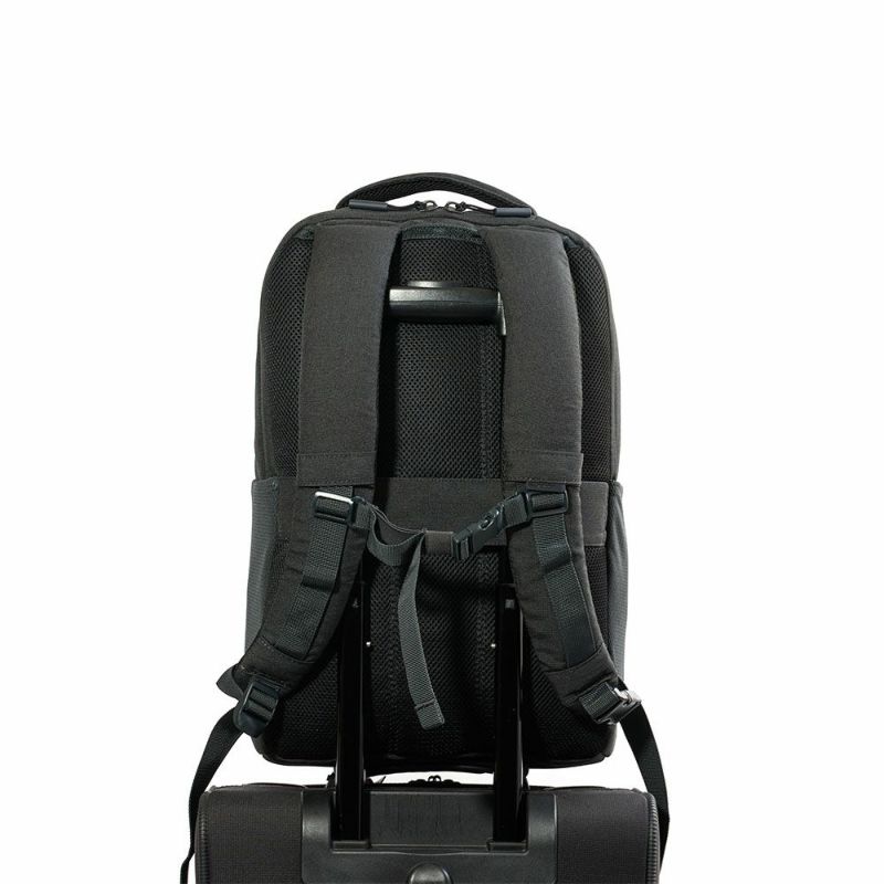 IncaseインケースリュックFacet25LBackpack正規品BlackバックパックA4メンズレディースバックパックPCリュックビジネスリュックビジネス通勤通学人気おしゃれ